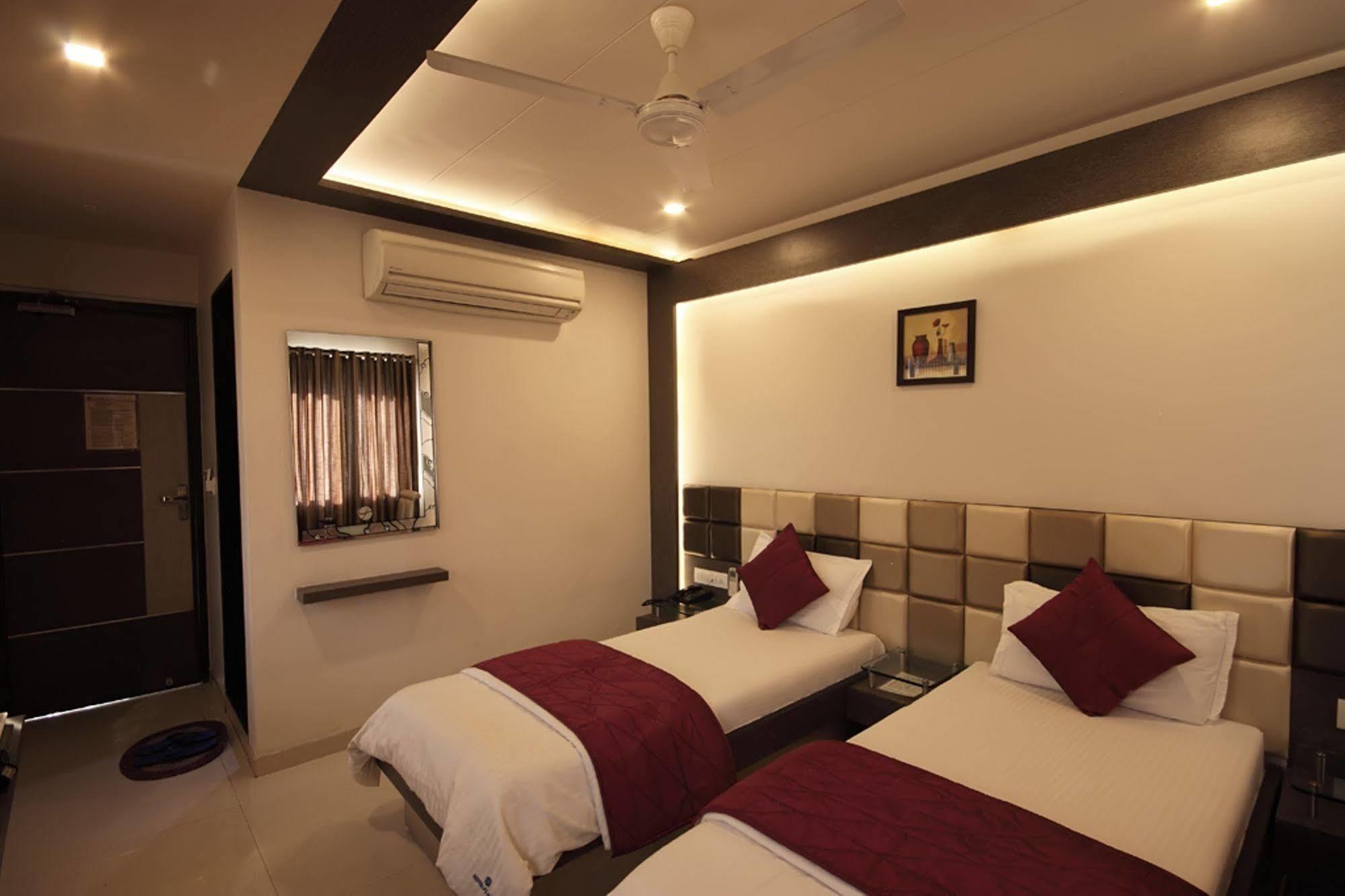 Hotel Flair Inn Ahmedabad Exterior foto